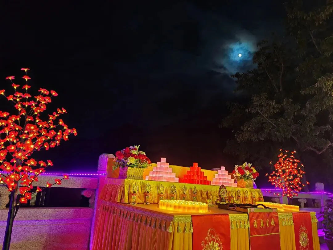 【节日专题法语】中秋佳节，恭迎月光菩萨圣诞（附：供月仪式）