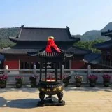 【节日专题法语】来自福清灵石律寺的2025元旦祝福！