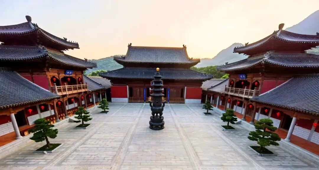 【灵石寺公告】近期来寺僧俗二众，皆需持48小时核酸检测证明！
