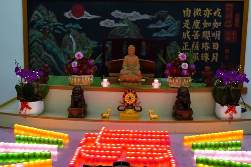 【持戒法语】戒如明日月（附：视频法语）