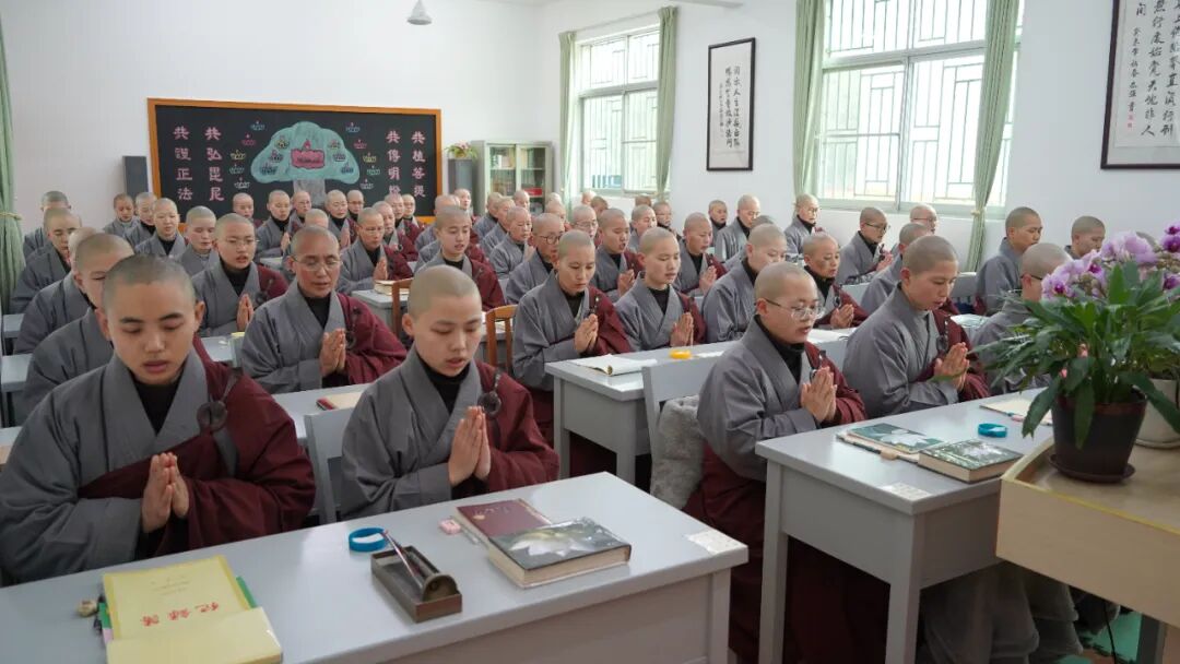 【学佛行仪之敬法篇】听经闻法应断除的三种过失