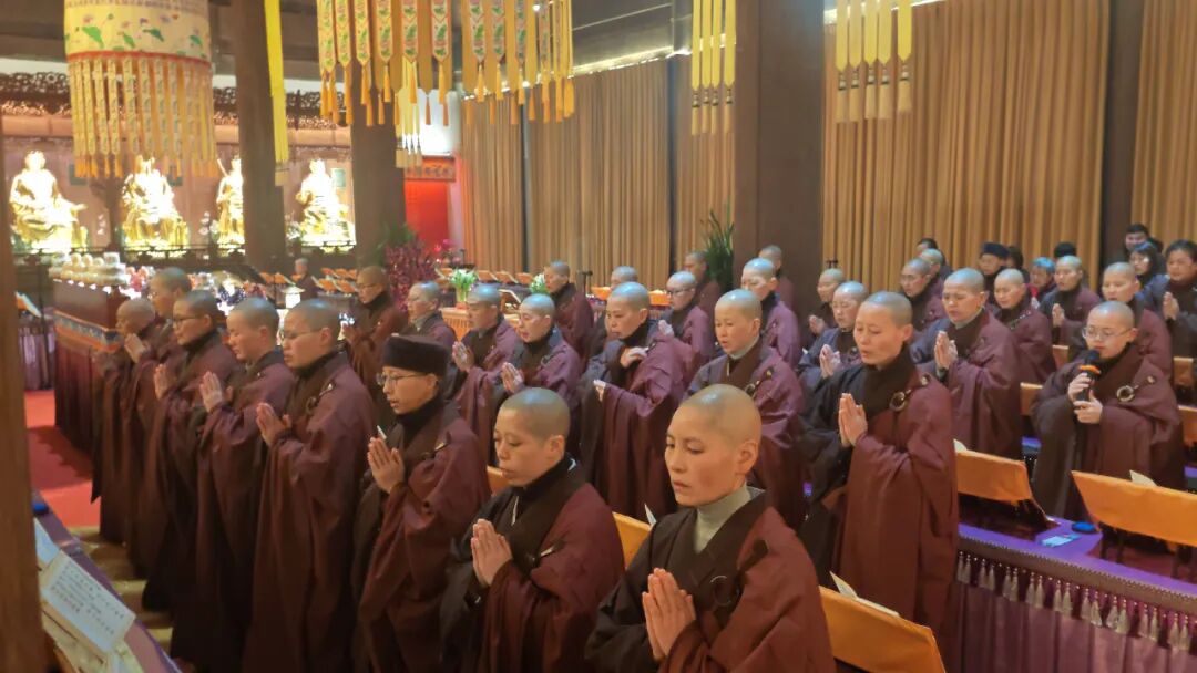 【节日专题法语】新年伊始，为何要礼忏？