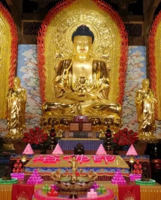 【节日专题法语】明日浴佛节，奉请如来澡沐身，香汤沐浴众生心！