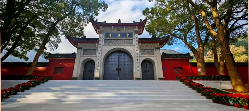 【学佛行仪之入寺篇】入寺门须注意的威仪