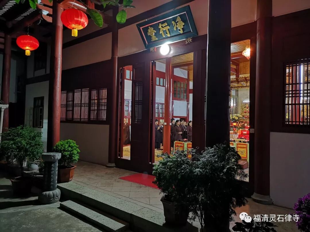 【学佛行仪之敬佛第一】入佛殿或佛塔一定要脱鞋吗？