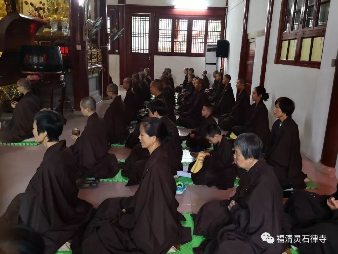 【学佛行仪之敬佛第一】在家居士的佛前衣著（二）：为什么要穿海青？未皈依可以穿海青吗？