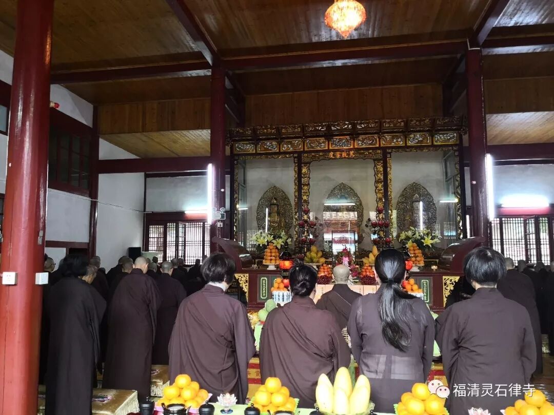 【学佛行仪之敬佛第一】在家居士的佛前衣著（四）：披缦衣需要什么条件？