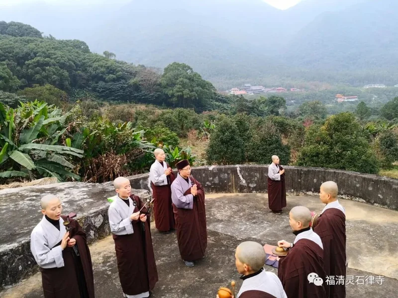 【灵石剪影】灵石律寺两序大众岁末祭祖礼塔