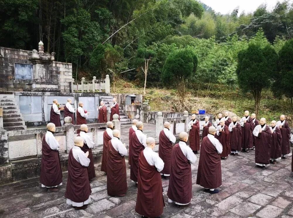 【剪影】清明将至，源本兴思—2019灵石律寺两序大众祭祖礼塔