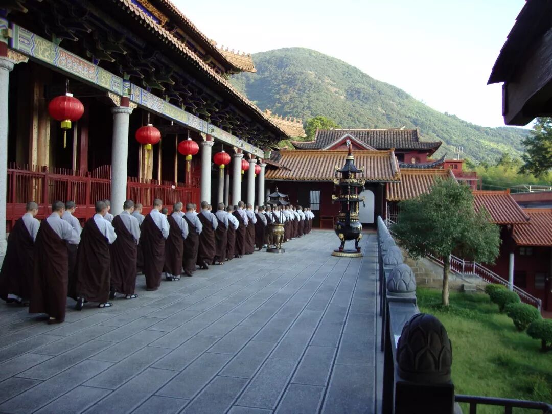 【学佛行仪敬僧之二】对出家人的称呼（一）：“师父”而非“师傅”!