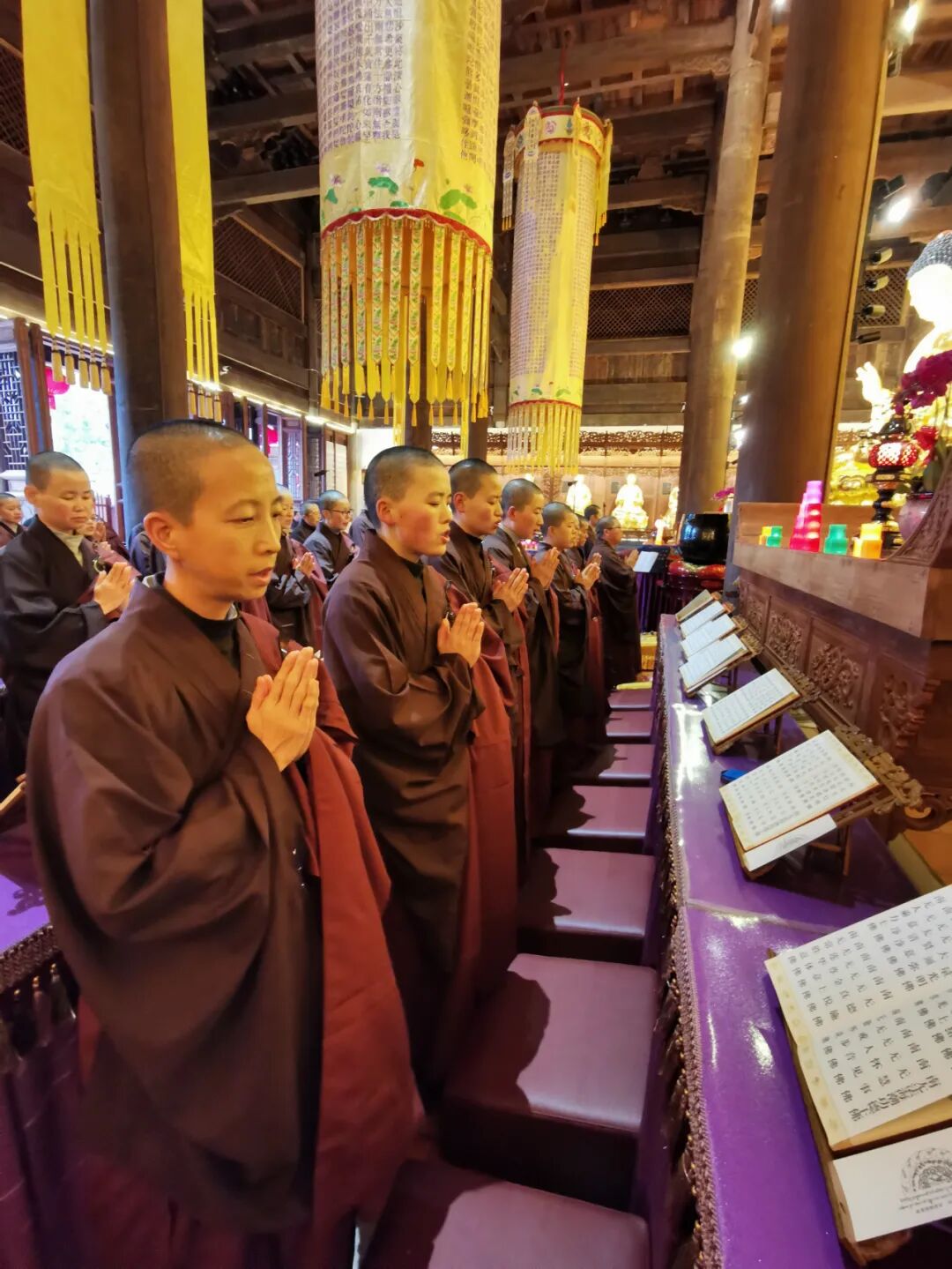 【法会剪影】福清灵石寺昨日启建安座祈福法会之三千佛洪名宝忏