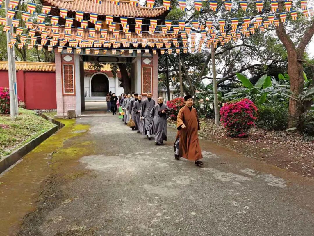 【剪影】庚子冬至灵石律寺全体师僧礼塔祭祖