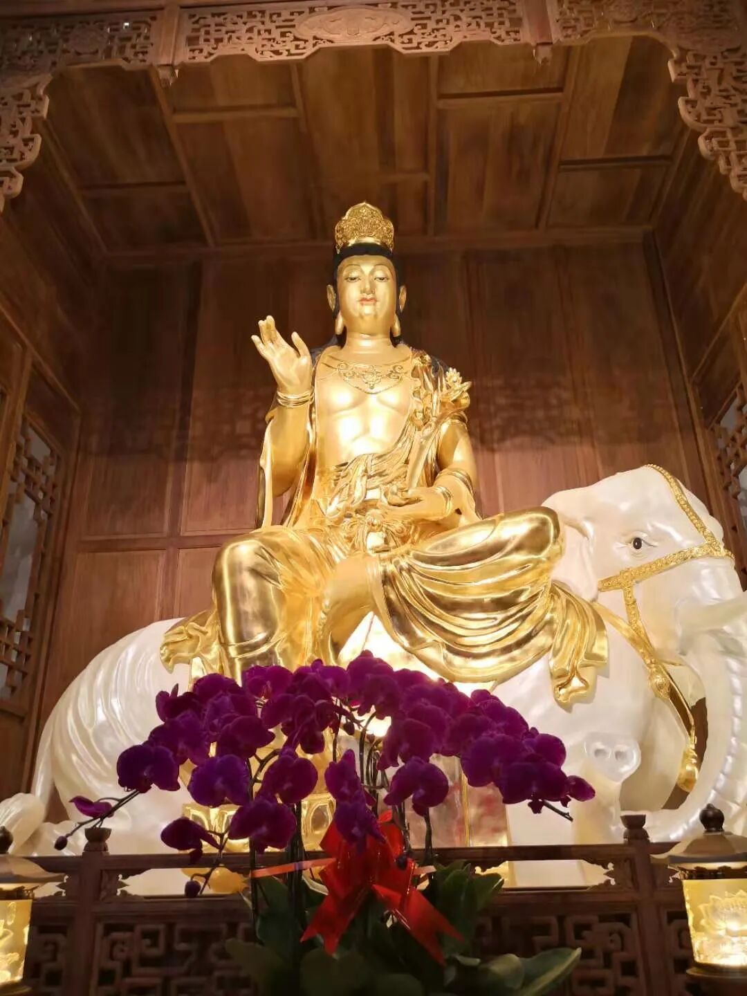 【安座祈福法语】三大士殿：文殊菩萨和普贤菩萨，您能识别吗？