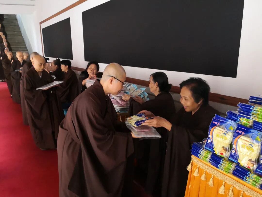 【学佛行仪之敬僧第三】对出家人的称呼（三）：在家众可以称出家师父  “某某师”或直呼法名吗？