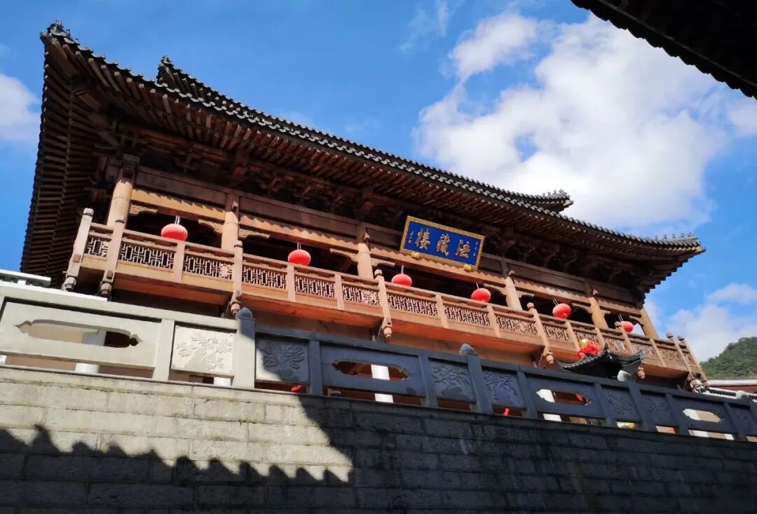 【节日专题法语】献歌建军节：《为正法勇敢担当》
