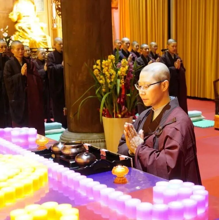 【佛佑中华 国泰民安】灵石律寺内部僧众今晚启建护国息灾超荐亡灵大蒙山施食普度法会！