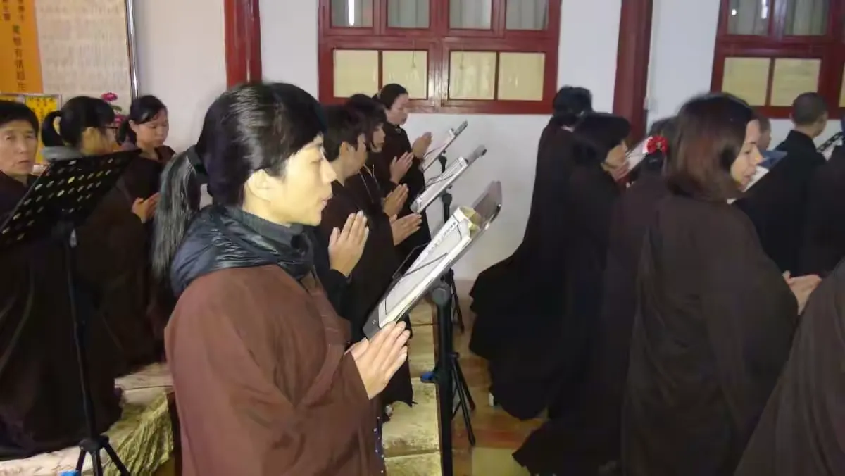 【灵石剪影】灵石律寺新春三千佛洪名宝忏之虔诚献供篇