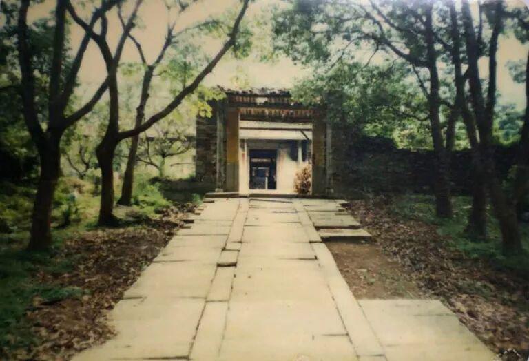 福清灵石寺1984年前山门