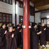 Featured image of post 【学佛行仪之敬佛第一】在家居士的佛前衣著（五）：披缦衣时应念的偈颂\u200b
